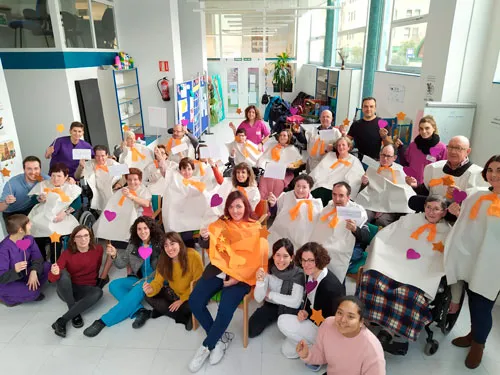 ¿Qué ayudas ofrecen a los miembros de la asociación?