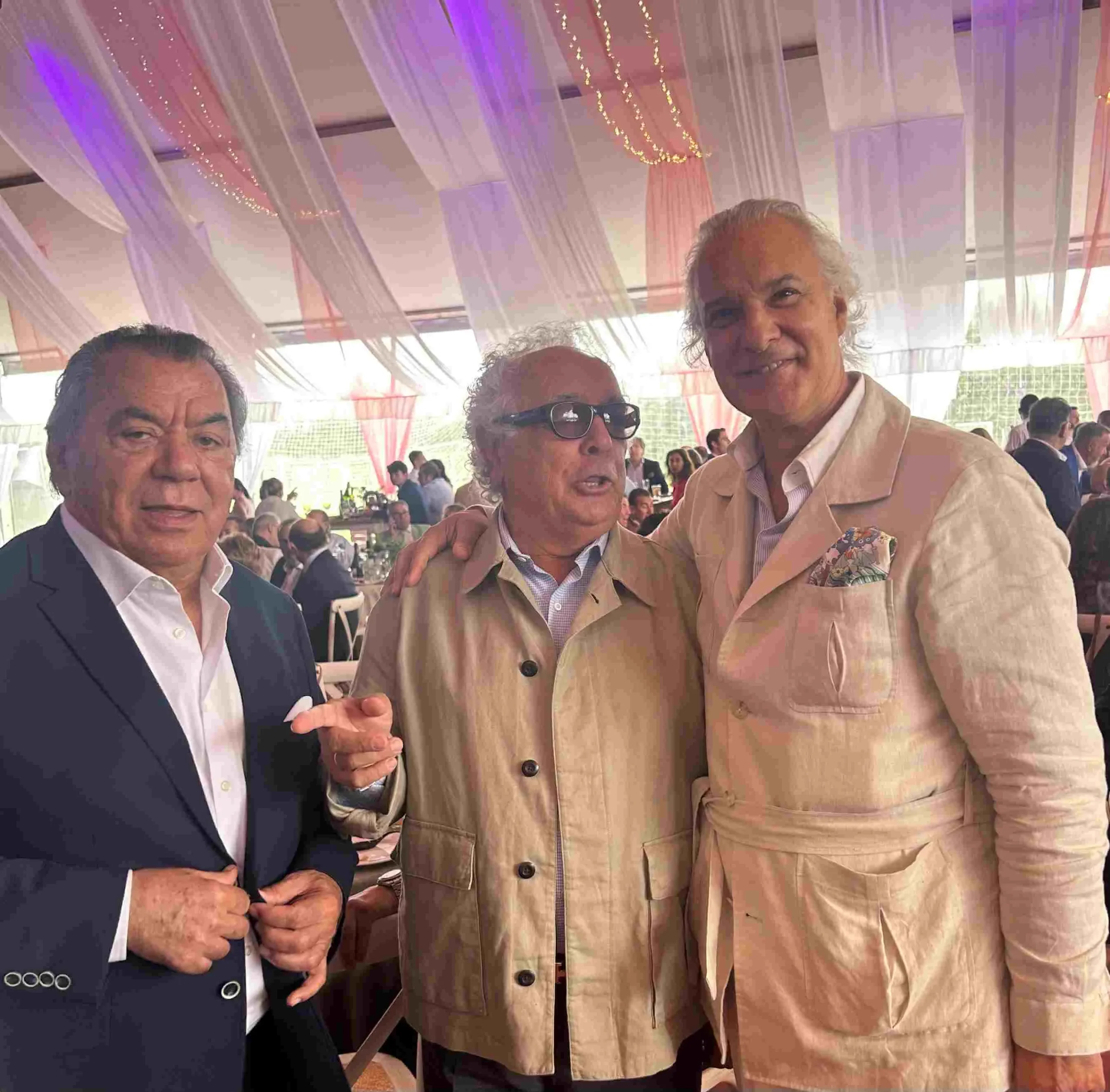 Imagen Manuel de la Peña con Amigos